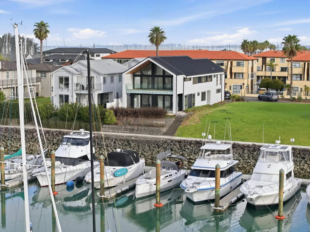 Marina, low pass, Waterfront frontage