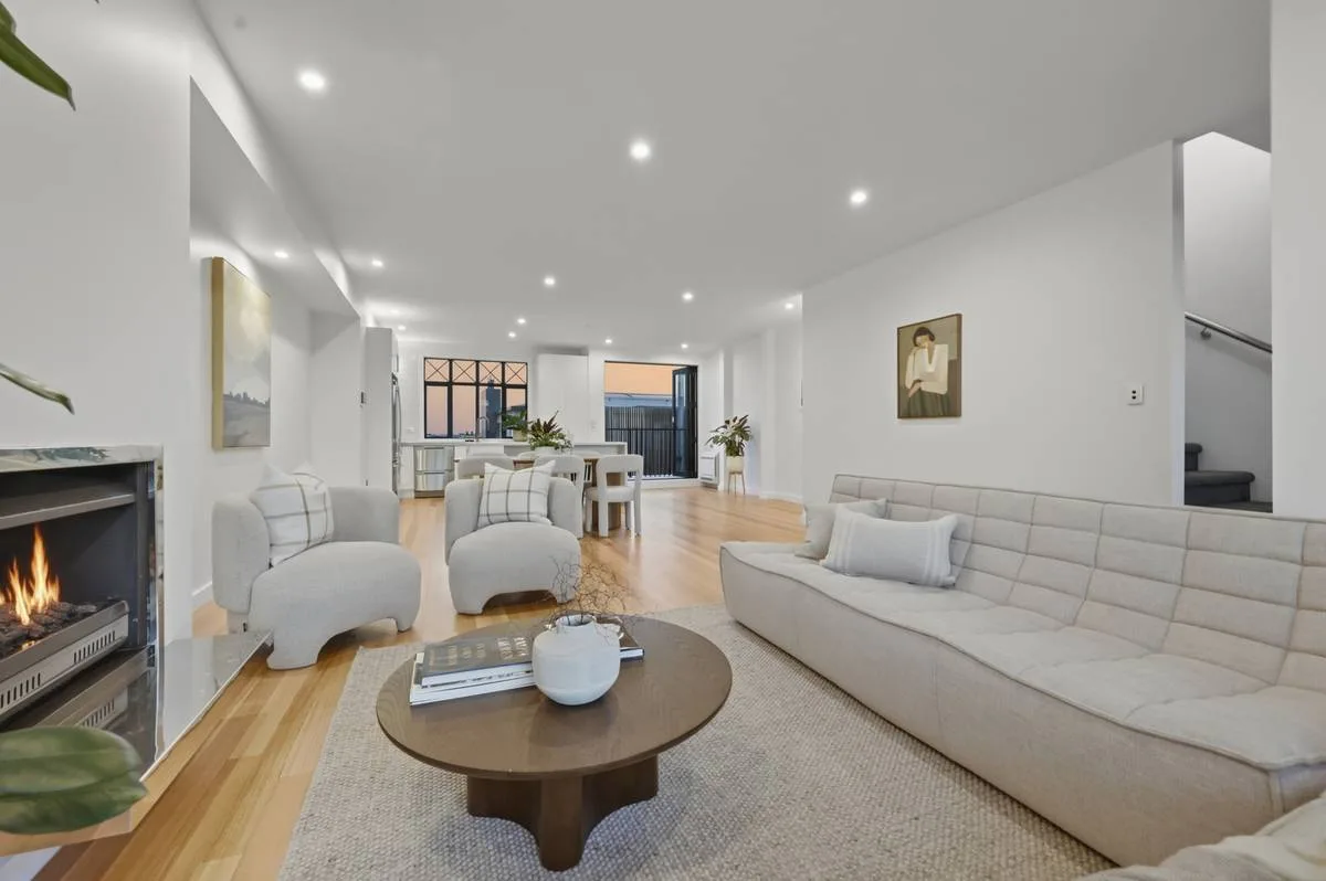 Living, Fireplace and lounge